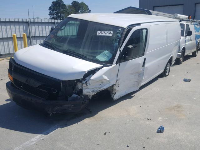 1GCWGGCA1C1155982 - 2012 CHEVROLET EXPRESS G2 WHITE photo 2