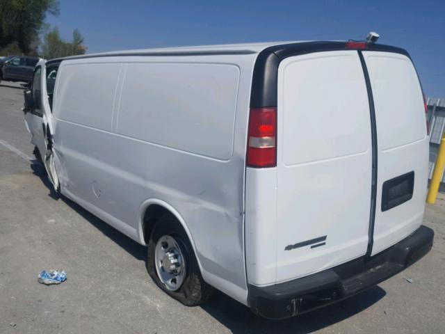 1GCWGGCA1C1155982 - 2012 CHEVROLET EXPRESS G2 WHITE photo 3