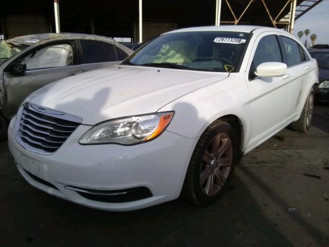 1C3CCBAB3DN669389 - 2013 CHRYSLER 200 LX WHITE photo 2