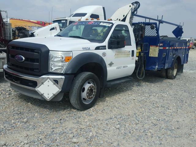 1FDUF5HT4BEC26393 - 2011 FORD F550 SUPER WHITE photo 2