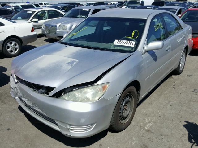 4T1BE32K36U675350 - 2006 TOYOTA CAMRY LE SILVER photo 2