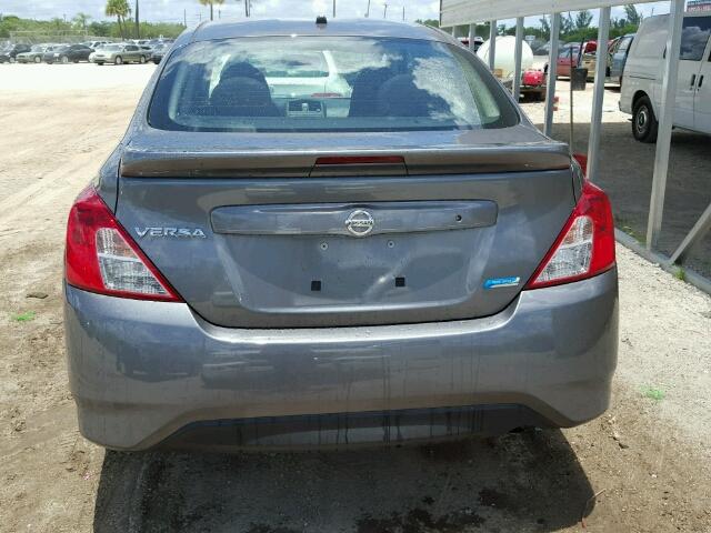 3N1CN7AP8GL847402 - 2016 NISSAN VERSA S GRAY photo 10