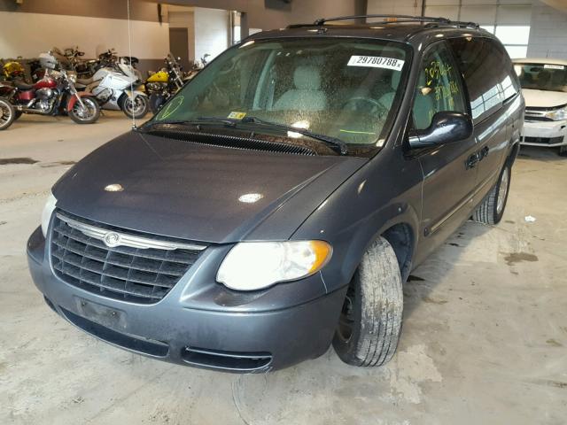 2A4GP54L36R864822 - 2006 CHRYSLER TOWN & COU GRAY photo 2