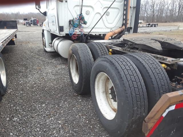 1FUJGLCK9BLAS1148 - 2011 FREIGHTLINER CASCADIA 1 WHITE photo 3