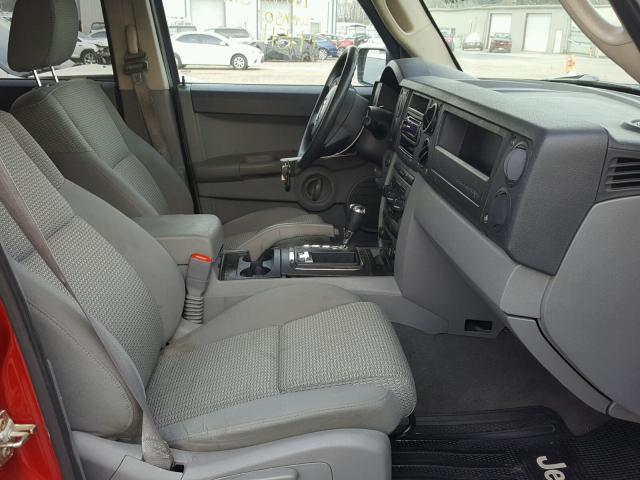 1J8HG48N86C104273 - 2006 JEEP COMMANDER RED photo 5
