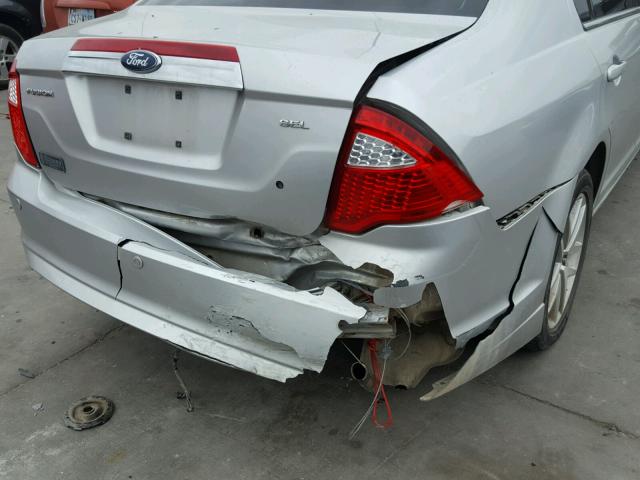 3FAHP0JA7AR213864 - 2010 FORD FUSION SEL SILVER photo 9