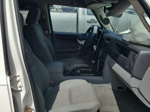 1J8HH48N56C239188 - 2006 JEEP COMMANDER WHITE photo 5