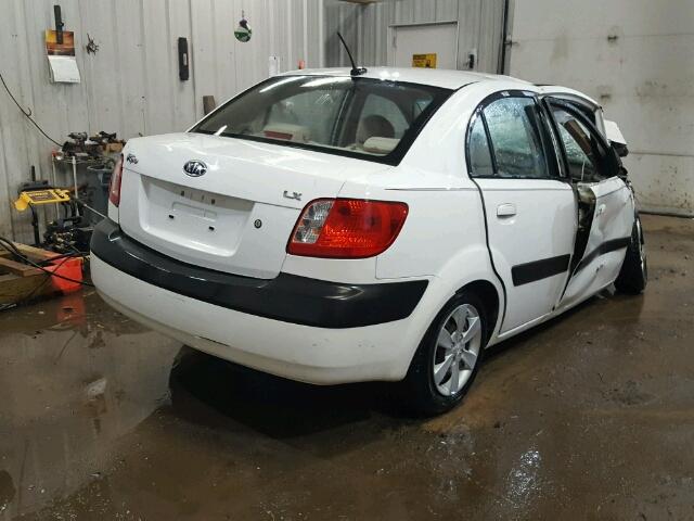 KNADE223796505014 - 2009 KIA RIO BASE WHITE photo 4