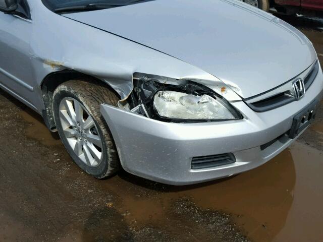 1HGCM665X7A027056 - 2007 HONDA ACCORD EX SILVER photo 9