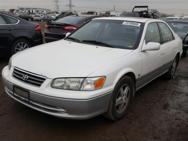 JT2BG22K410592222 - 2001 TOYOTA CAMRY CE WHITE photo 2