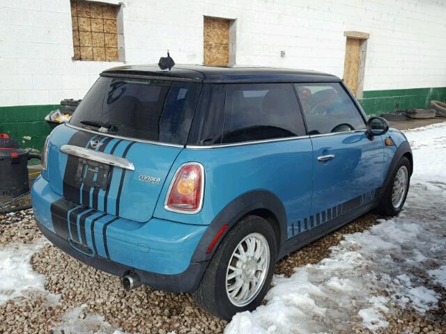 WMWMF33508TT64628 - 2008 MINI COOPER BLUE photo 4