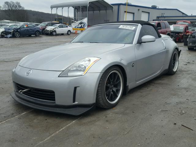 JN1AZ36A64T015511 - 2004 NISSAN 350Z ROADS SILVER photo 2