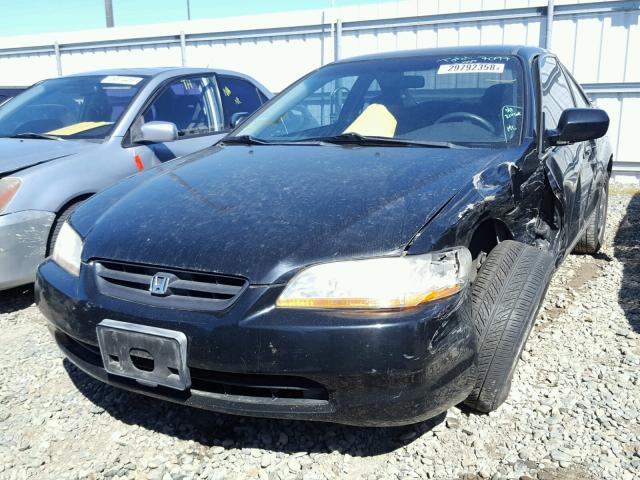 1HGCG224XYA021563 - 2000 HONDA ACCORD LX BLACK photo 2