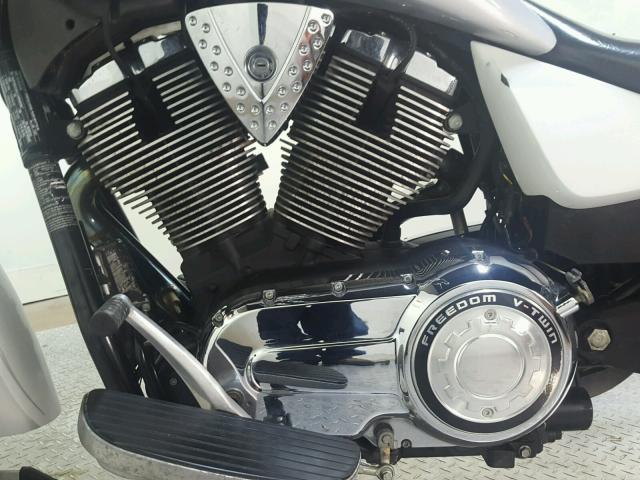 5VPCB36NXC3004069 - 2012 VICTORY MOTORCYCLES KINGPIN თეთრი ფოტო 11