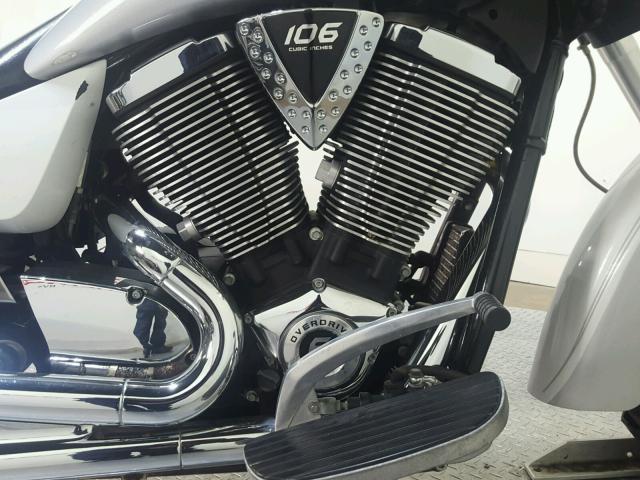 5VPCB36NXC3004069 - 2012 VICTORY MOTORCYCLES KINGPIN თეთრი ფოტო 12