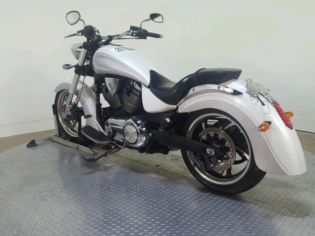 5VPCB36NXC3004069 - 2012 VICTORY MOTORCYCLES KINGPIN თეთრი ფოტო 6