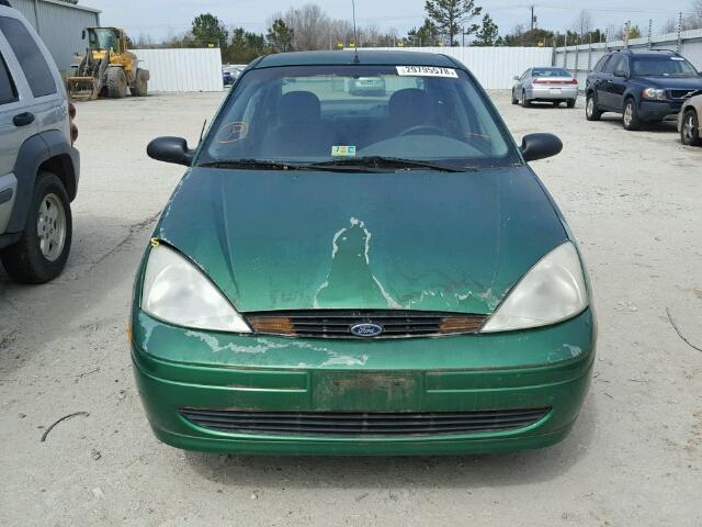 1FAFP34P4YW229312 - 2000 FORD FOCUS SE GREEN photo 9