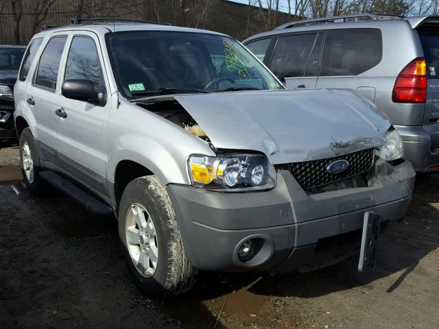 1FMYU93145KA09128 - 2005 FORD ESCAPE XLT SILVER photo 1