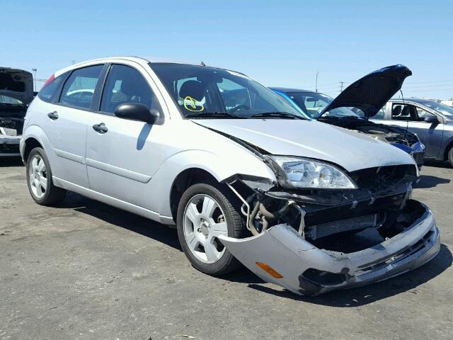 1FAFP37N06W168452 - 2006 FORD FOCUS ZX5 SILVER photo 1