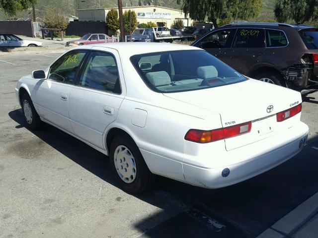 4T1BG22K6VU090636 - 1997 TOYOTA CAMRY CE WHITE photo 3