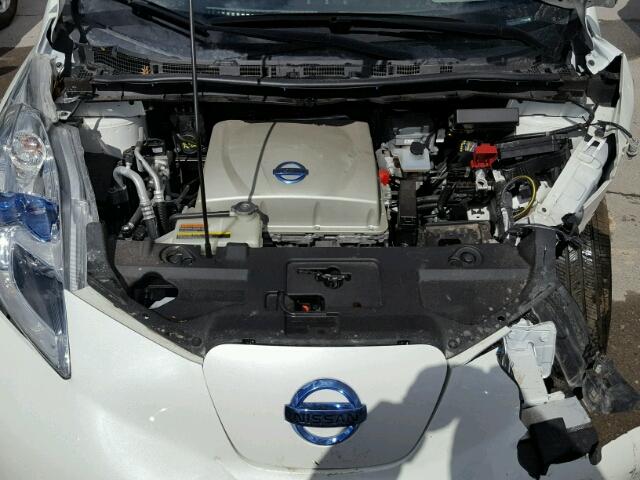 1N4AZ0CPXFC316182 - 2015 NISSAN LEAF S WHITE photo 7