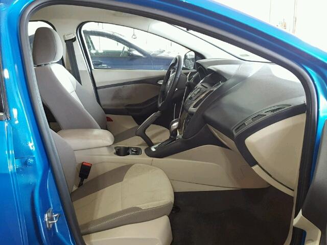 1FADP3K22DL187992 - 2013 FORD FOCUS BLUE photo 5