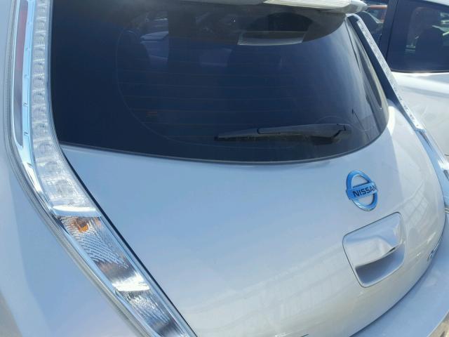 1N4AZ0CP2EC330317 - 2014 NISSAN LEAF S SILVER photo 9