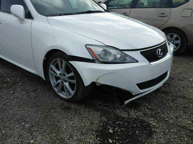 JTHBK262772043318 - 2007 LEXUS IS 250 WHITE photo 9