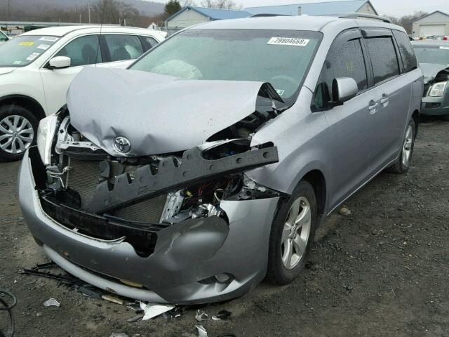 5TDKK3DC8BS010932 - 2011 TOYOTA SIENNA LE SILVER photo 2