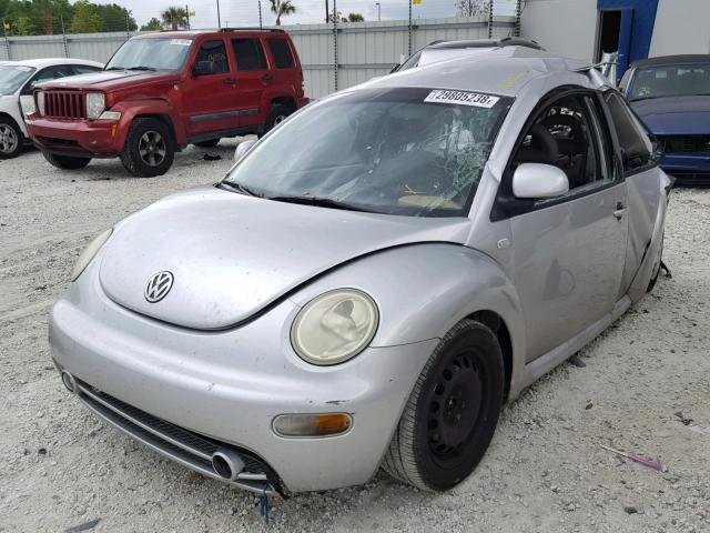 3VWCA21C3YM447071 - 2000 VOLKSWAGEN NEW BEETLE 银色 照片 2