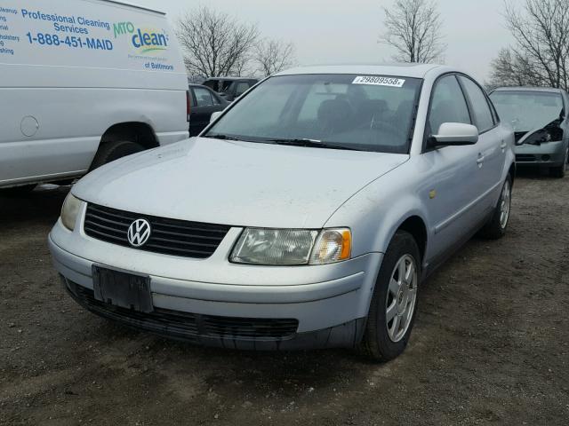 WVWMA63B0XE454129 - 1999 VOLKSWAGEN PASSAT GLS SILVER photo 2