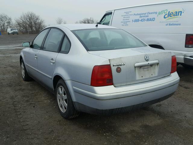 WVWMA63B0XE454129 - 1999 VOLKSWAGEN PASSAT GLS SILVER photo 3