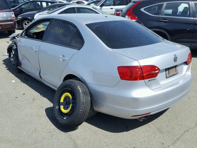 3VW2K7AJ4DM410884 - 2013 VOLKSWAGEN JETTA BASE 银色 照片 3