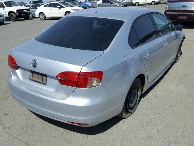3VW2K7AJ4DM410884 - 2013 VOLKSWAGEN JETTA BASE 银色 照片 4