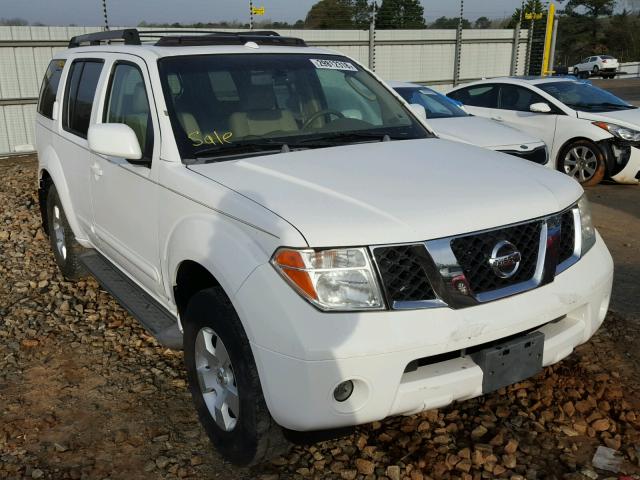 5N1AR18W96C642003 - 2006 NISSAN PATHFINDER WHITE photo 1