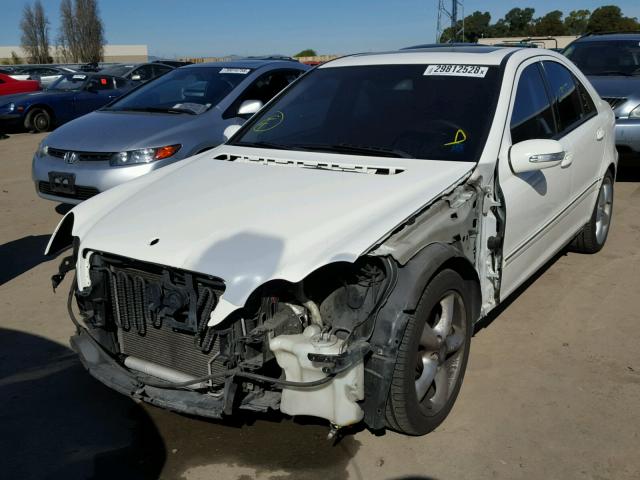 WDBRF52H86F790500 - 2006 MERCEDES-BENZ C GENERATI WHITE photo 2