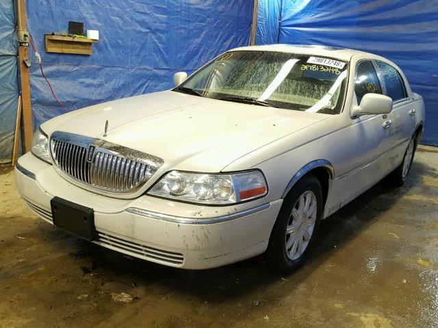 1LNHM82V36Y639185 - 2006 LINCOLN TOWN CAR S WHITE photo 2