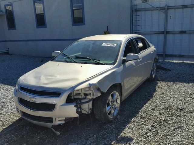 1G1ZH57B99F254796 - 2009 CHEVROLET MALIBU 1LT GOLD photo 2