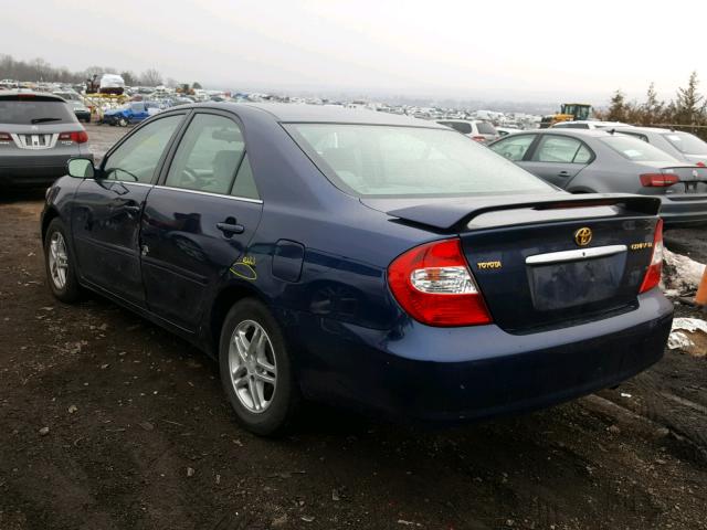 4T1BE32K32U607639 - 2002 TOYOTA CAMRY LE BLUE photo 3