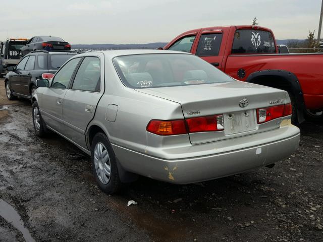 JT2BF22K210336437 - 2001 TOYOTA CAMRY CE SILVER photo 3