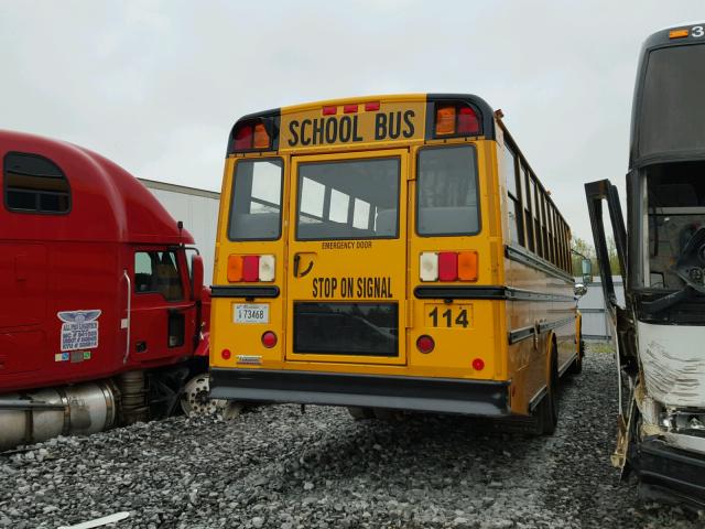 4UZABRDT8CCBL7499 - 2012 FREIGHTLINER CHASSIS B2 黄色 照片 4