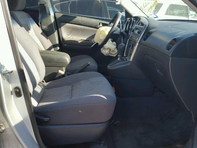 2T1KR32E15C405807 - 2005 TOYOTA MATRIX 银色 照片 5