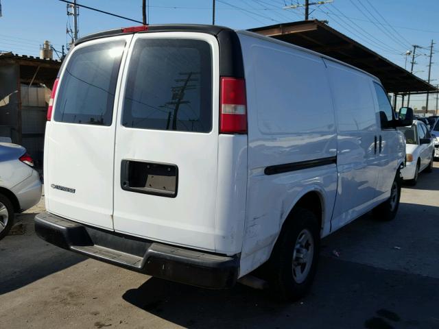 1GCFG15X481214321 - 2008 CHEVROLET EXPRESS G1 WHITE photo 4