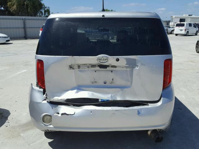 JTLKE50E281050962 - 2008 SCION XB SILVER photo 9