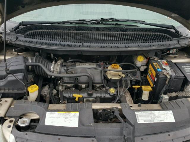 2C4GP74L12R603717 - 2002 CHRYSLER TOWN & COU GOLD photo 7