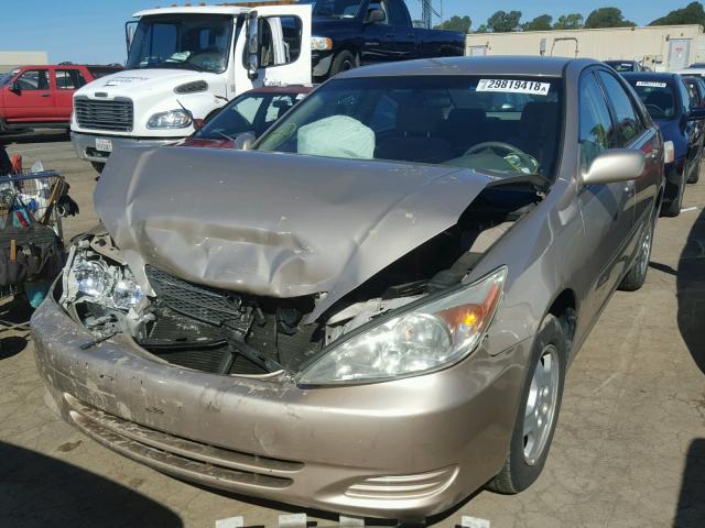 4T1BF30K52U526612 - 2002 TOYOTA CAMRY LE GOLD photo 2