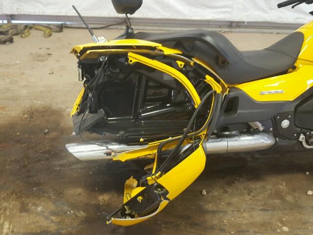 JH2SC6847EK100111 - 2014 HONDA GL1800 B YELLOW photo 10