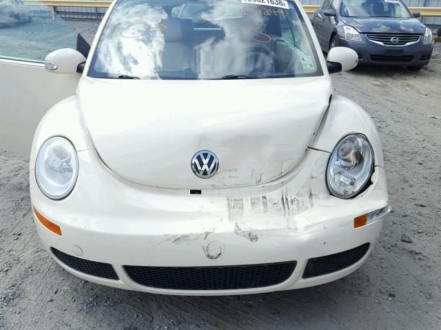 3VWRF31Y18M412249 - 2008 VOLKSWAGEN NEW BEETLE 米色 照片 7