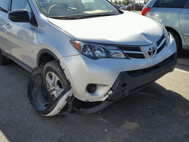 2T3ZFREV5FW233987 - 2015 TOYOTA RAV4 LE SILVER photo 9