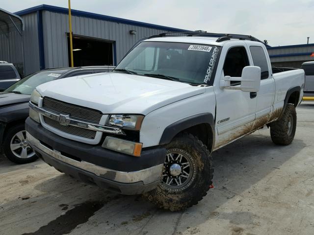 1GCHK29U23E151928 - 2003 CHEVROLET SILVERADO WHITE photo 2